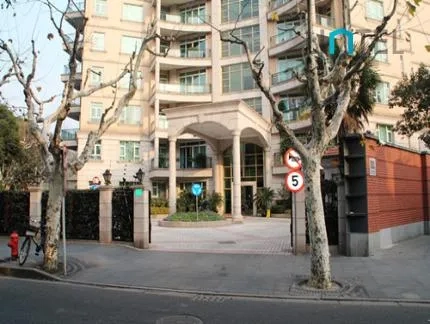 Beverly Court(3)