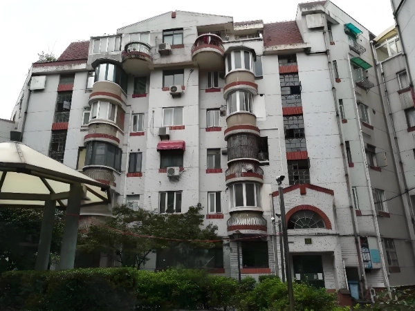 Gems Apartment
