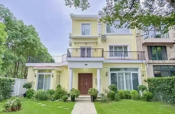Long Beach Villa