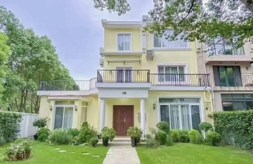 Long Beach Villa