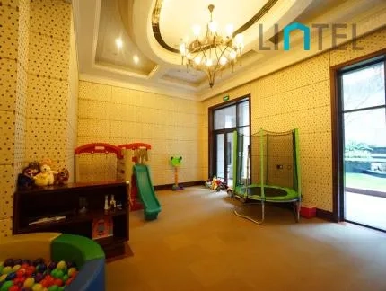 Lyceum Mansion(6)
