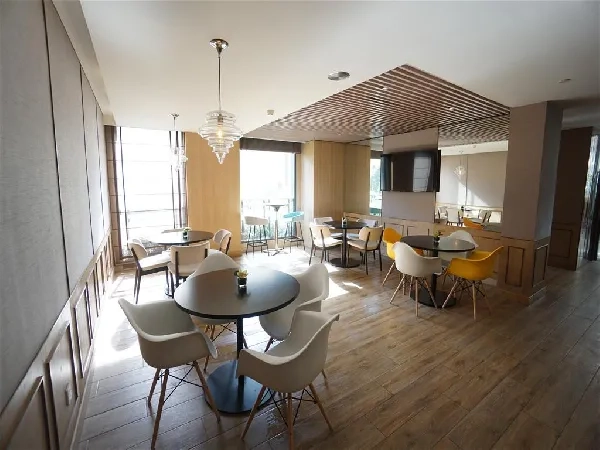 One Sunland Serviced Suites(7)