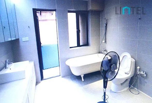 1F No 10 Lane 351 Huashan Road(8)