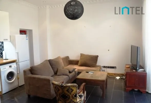 1F No 16 Lane 1670 Huaihai middle Road(3)