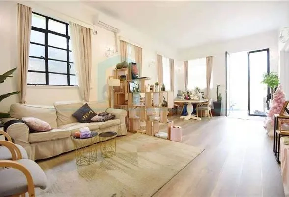 1F No 4 Lane 310 Wulumiqi Middle Road(2)