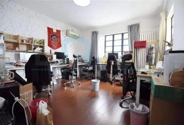 1F No 4 Lane 310 Wulumiqi Middle Road(5)