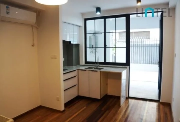 1F No 661 Zhaojiabang Road