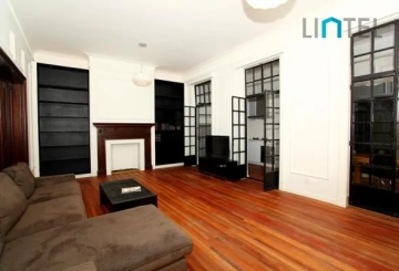 1F No 7 Lane 565 Jiaozhou Road