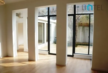 1F No 72 Lane 1285 Huaihai middle Road(2)