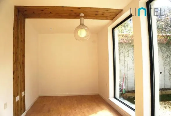 1F No 72 Lane 1285 Huaihai middle Road(7)