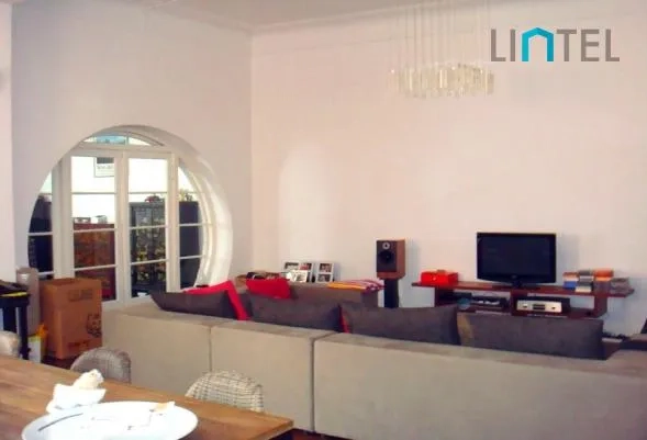 1F No 8 Lane 355 Jianguo west Road