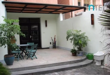 1F No 8 Lane 355 Jianguo west Road(3)