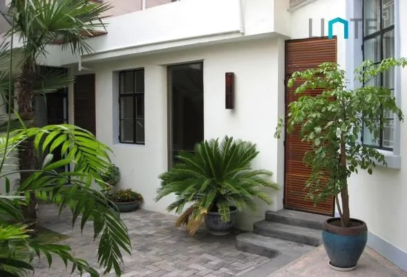 1F No 8 Lane 355 Jianguo west Road(4)
