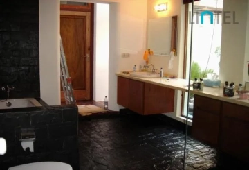 1F No 8 Lane 355 Jianguo west Road(5)