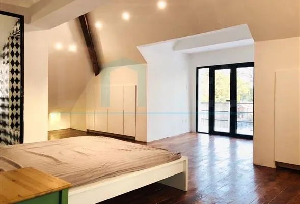 2F No 10 Lane 82 Jiangsu  Road(6)