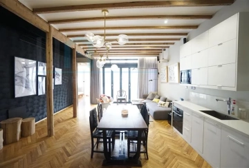 2F No 11 Lane 64 Lao Chongqing middle Road