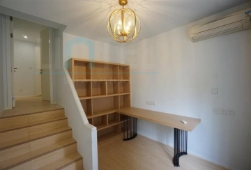 2F No 2 Lane 1670 Huaihai middle Road(15)