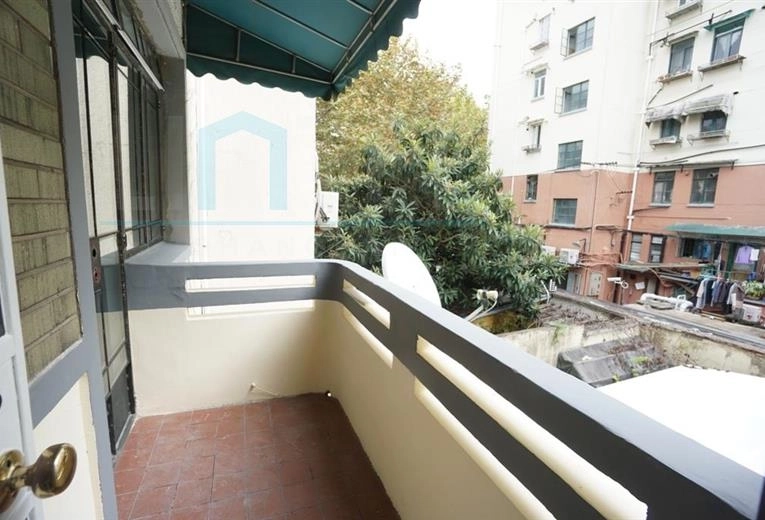 2F No 2 Lane 1670 Huaihai middle Road(3)
