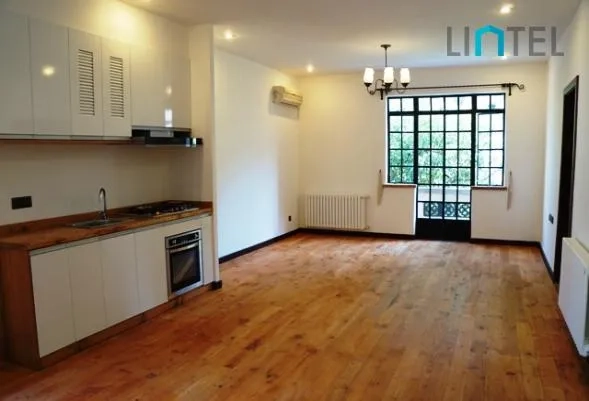 2F No 2 Lane 400 Wukang Road