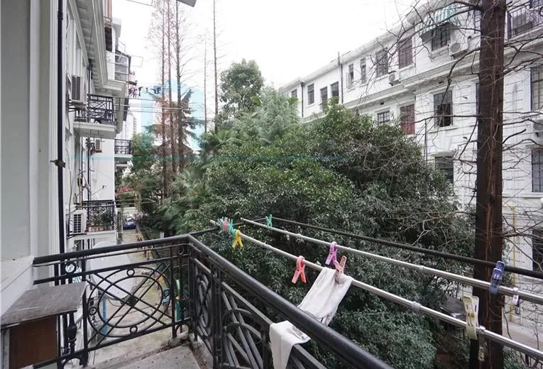 2F No 5 Lane 1173 Nanjing west Road(4)