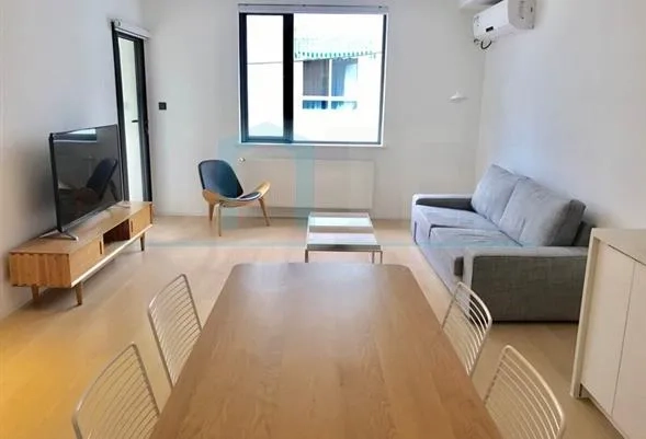 2F No 58 Lane 1081 Nanjing west Road