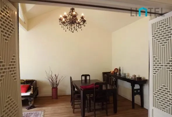 3F No 10 Lane 612 Nanjing west Road(2)