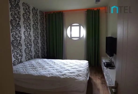 3F No 10 Lane 612 Nanjing west Road(9)