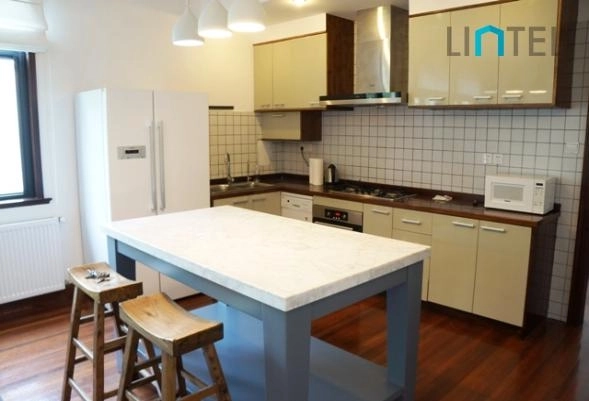 3F No 12 Lane 1285 Huaihai middle Road(4)