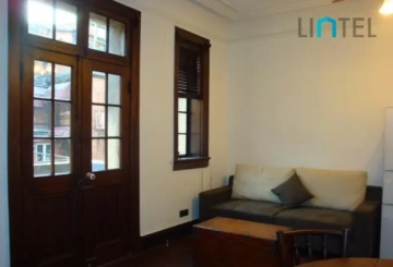 3F No 70 Lane 1025 Nanjing west Road(2)