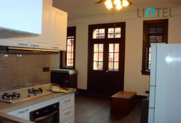 3F No 70 Lane 1025 Nanjing west Road(4)