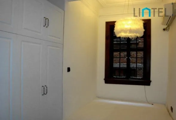 3F No 70 Lane 1025 Nanjing west Road(6)