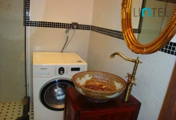 3F No 70 Lane 1025 Nanjing west Road(7)