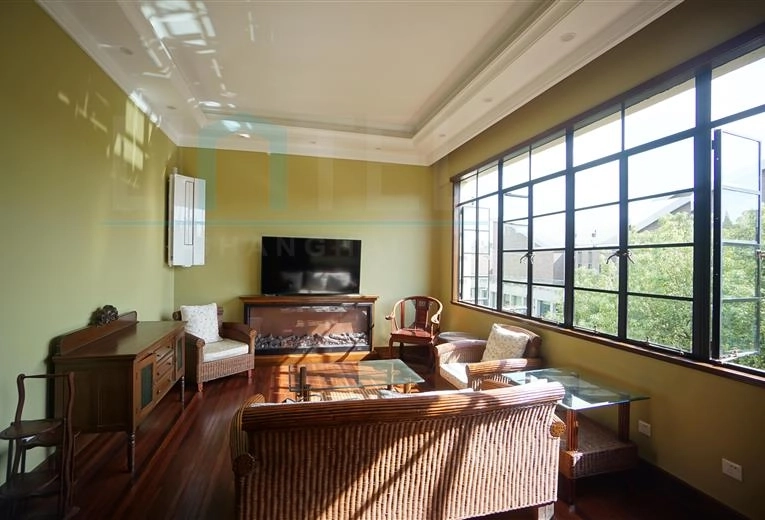 3F No 73 Lane 1285 Huaihaizhong Road