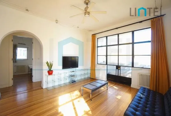 3F No 9 Lane 584 Huaihai middle Road(2)