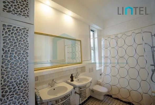 3F No 9 Lane 584 Huaihai middle Road(10)