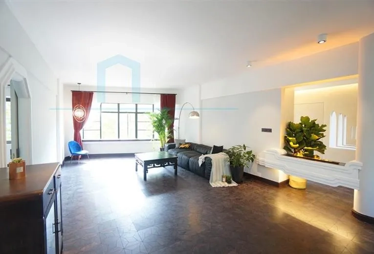 4F No 2 Lane 280 Hunan Road