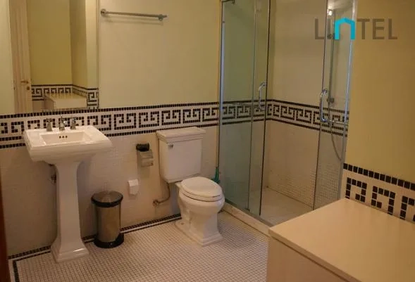 4F No 35 Lane 384 Jianguo west Road(8)