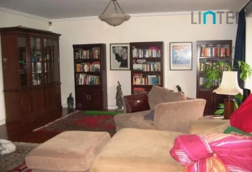 5F No 5 Lane 17 Hengshan Road