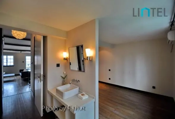 7F No 7 Lane 1081 Nanjing west Road(3)