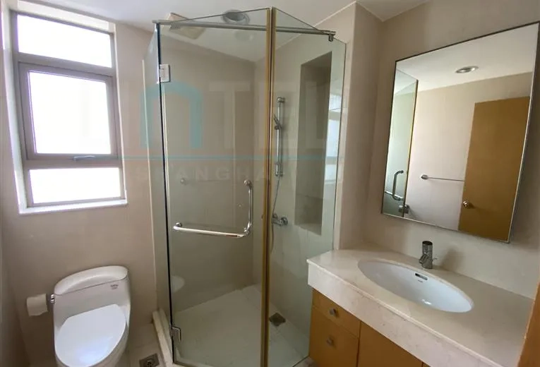 Big 4-bdr Unit Central Residence II(11)