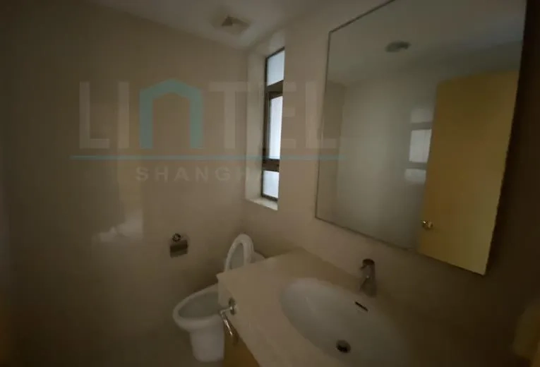 Big 4-bdr Unit Central Residence II(14)