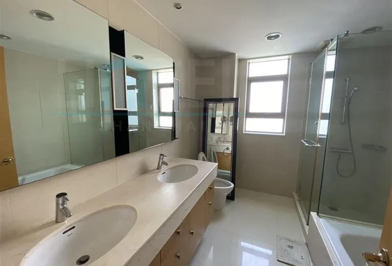 Big 4-bdr Unit Central Residence II(9)