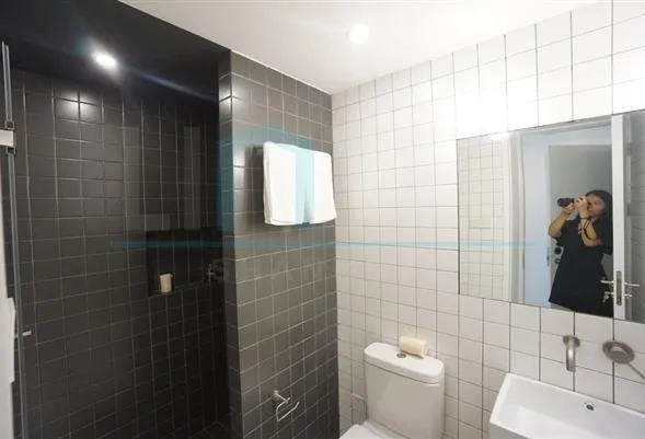 Bigger 1-Bdr Studio Base SUHE(7)