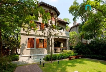 Contemporary Style Villa Hotel Massenet