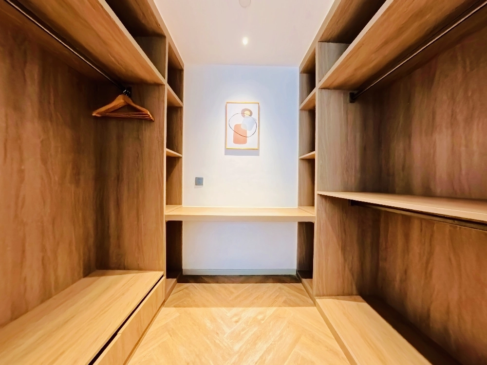 Executive 1-bdr Rosye Clouds Bling The Residences Jing'an(6)