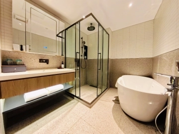 Executive 1-bdr Rosye Clouds Bling The Residences Jing'an(7)