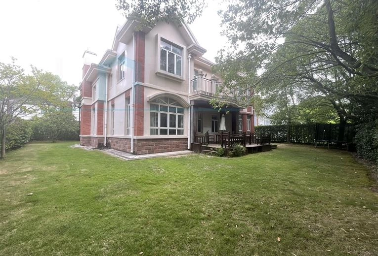 No 100 Violet Country Villa