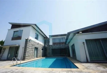 No 105 Lakeside Ville(2)