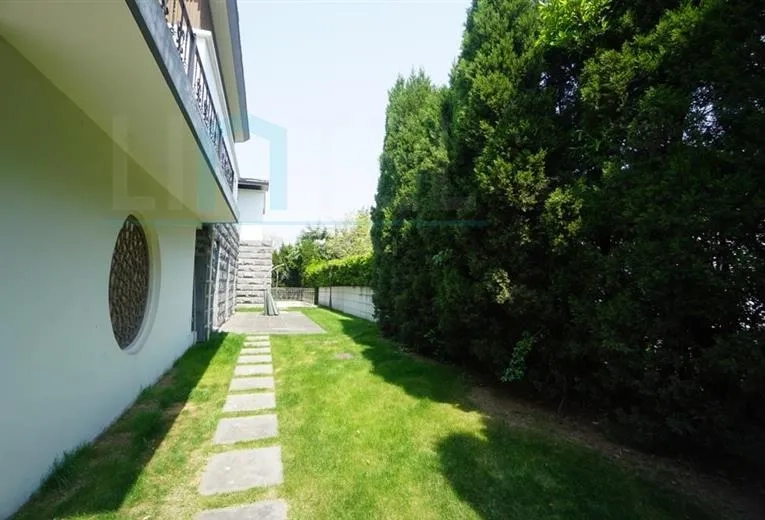 No 105 Lakeside Ville(4)