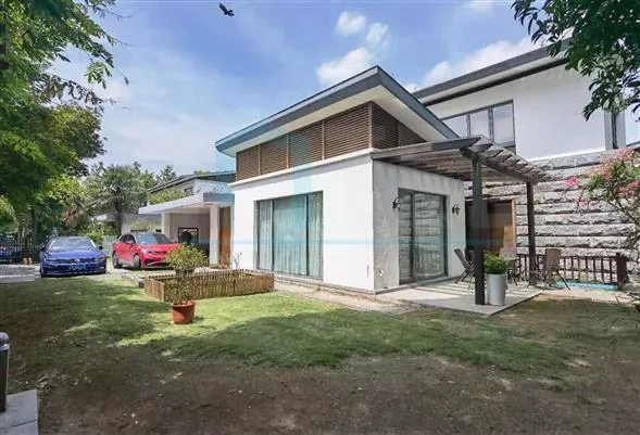 No 108 Lakeside Ville